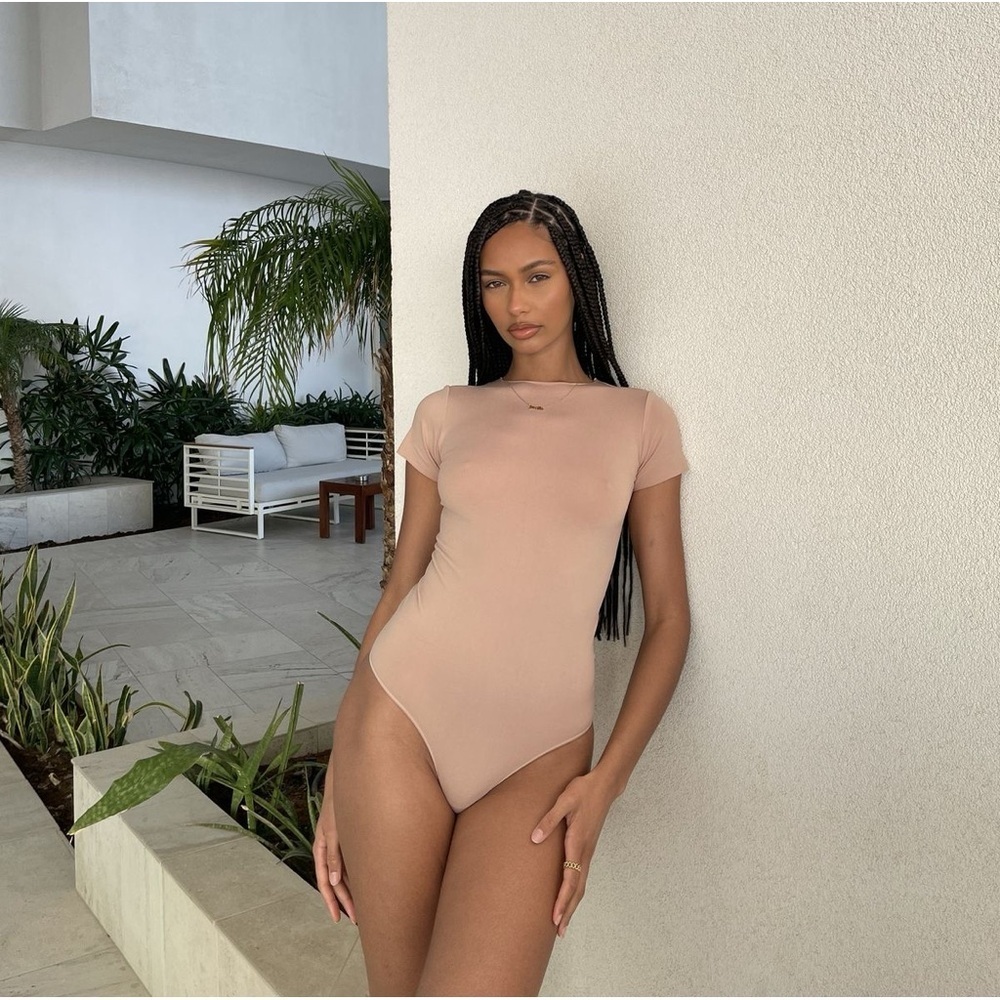 SKIMS NEW Sienna Fits Everyone TShirt Bodysuit L